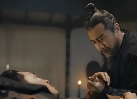 郭嘉劝曹操放过刘备：权谋棋局中的深远考量